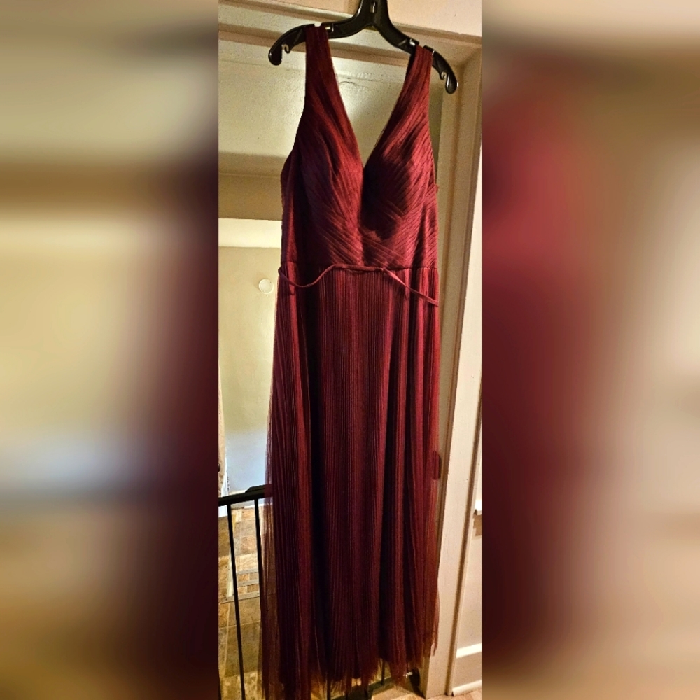 Morille Bridesmaid Dress Size 22